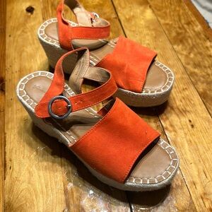 Practically brand new and very comfortable